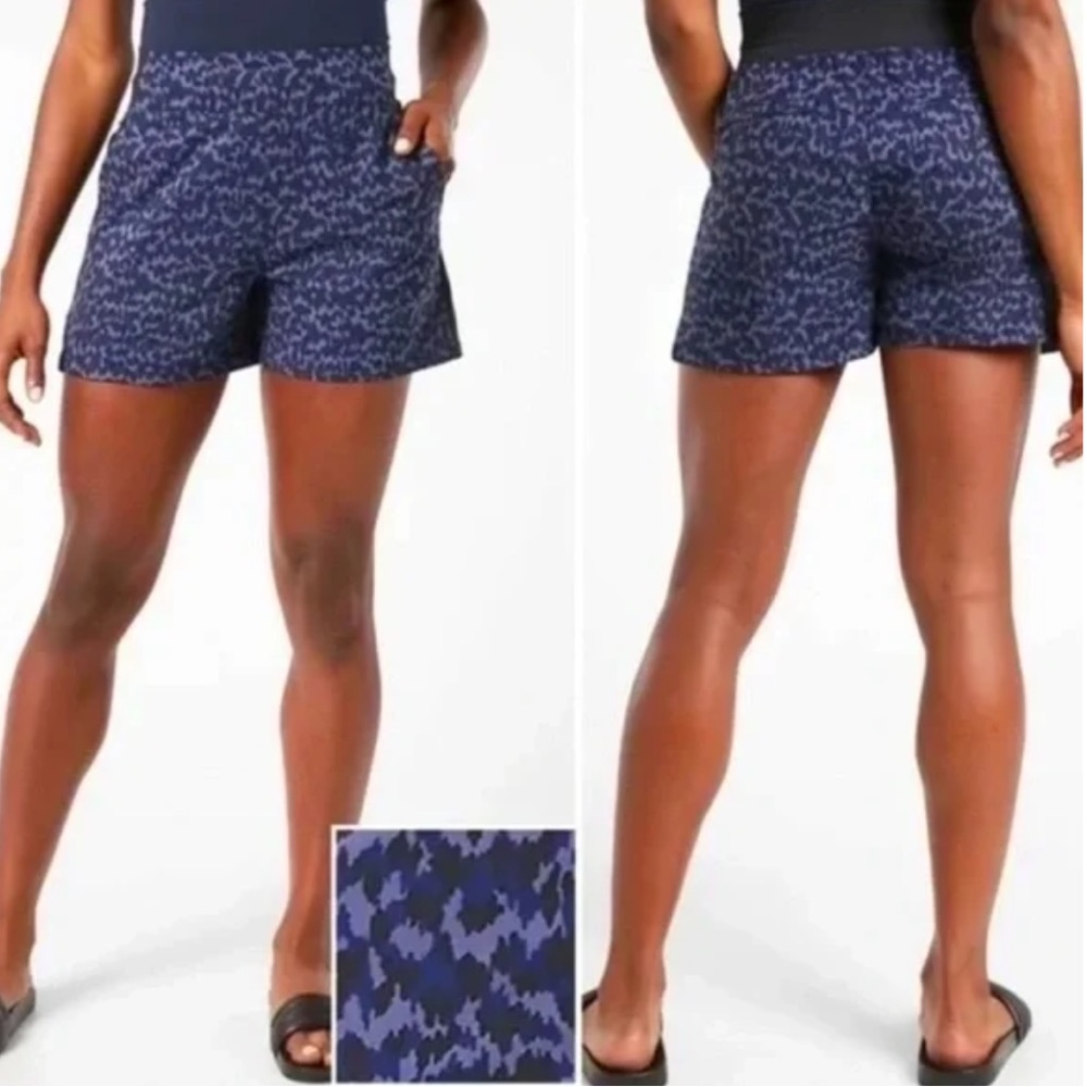 Athleta Brooklyn Printed Short Size 4 in Allure Navy Leopard Lightweight 4”